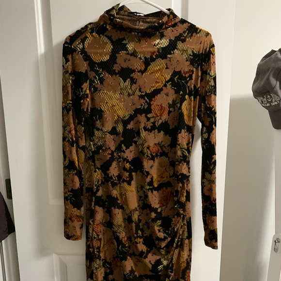 Dynamite Fall Dress Size Medium - Picture 2 of 5